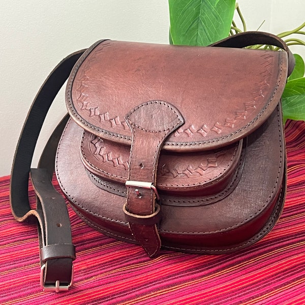 Vintage Hand Tooled Leather Bag ~ Brown Tooled Leather Shoulder Bag ~ Hippie Leather Handbag ~ Boho Leather Bag ~ Terrific!