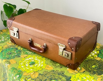 Vintage EVERLITE Suitcase ~ Australian Hard Fibre Case - Antique Suitcase- Vintage Luggage - Retro Suitcase - Retro Storage - Fab!