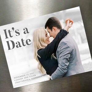 Het is een datum save the date kaarten! AANPASBAAR - Gratis voorbeeld