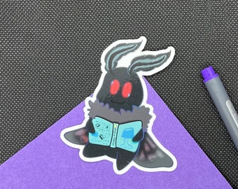 Leergierige sticker motman | Leesgrage Mothman-sticker, grappige lezing Kindle Chibi-mot sticker, schattige lezing Mothman, lokale cryptische verhaaltijd