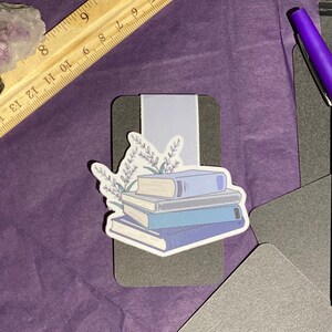 Marque-page magnétique pile de livres|  marque-page, marque-page livresque, marque-page magnétique, joli marque-page, cadeau pour amoureux des livres, marque-page fleur, produit livresque