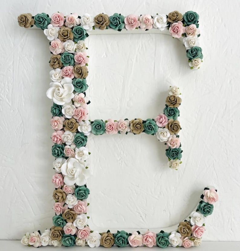 Personalisierte Holzbuchstabe Dekor Papierblume personalisierte Buchstabe Holzblume Brief für Mädchen-Kinderzimmer und Mädchen-Schlafzimmer Kinderzimmer Wandkunst Bild 20