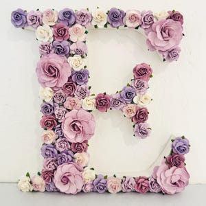 Personalisierte Blumen Buchstabe, lila Kinderzimmer Dekor, personalisierte Mädchen Schlafzimmer Wandkunst