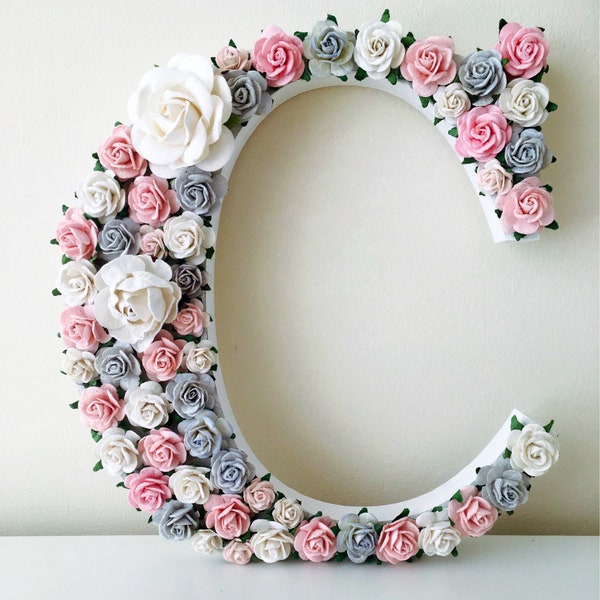 Decoración de letras de madera personalizadas, flores de papel, letras personalizadas, letras de flores de madera para guardería y dormitorio de niñas, arte de pared para guardería