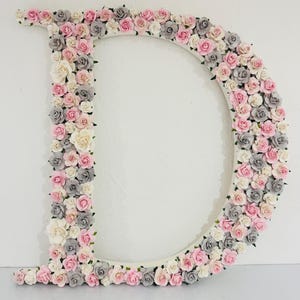 Personalisierte Holzbuchstabe Dekor Papierblume personalisierte Buchstabe Holzblume Brief für Mädchen-Kinderzimmer und Mädchen-Schlafzimmer Kinderzimmer Wandkunst Bild 5