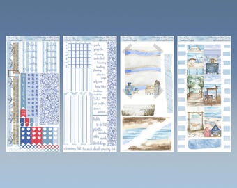 Op de afbeelding: Vier planner sticker vellen met een strandthema. De vellen bevatten blauwe en witte strepen, aquarel illustraties van strandtaferelen en tekst zoals "doelen", "schoonmaaklijst" en "week vooruit".