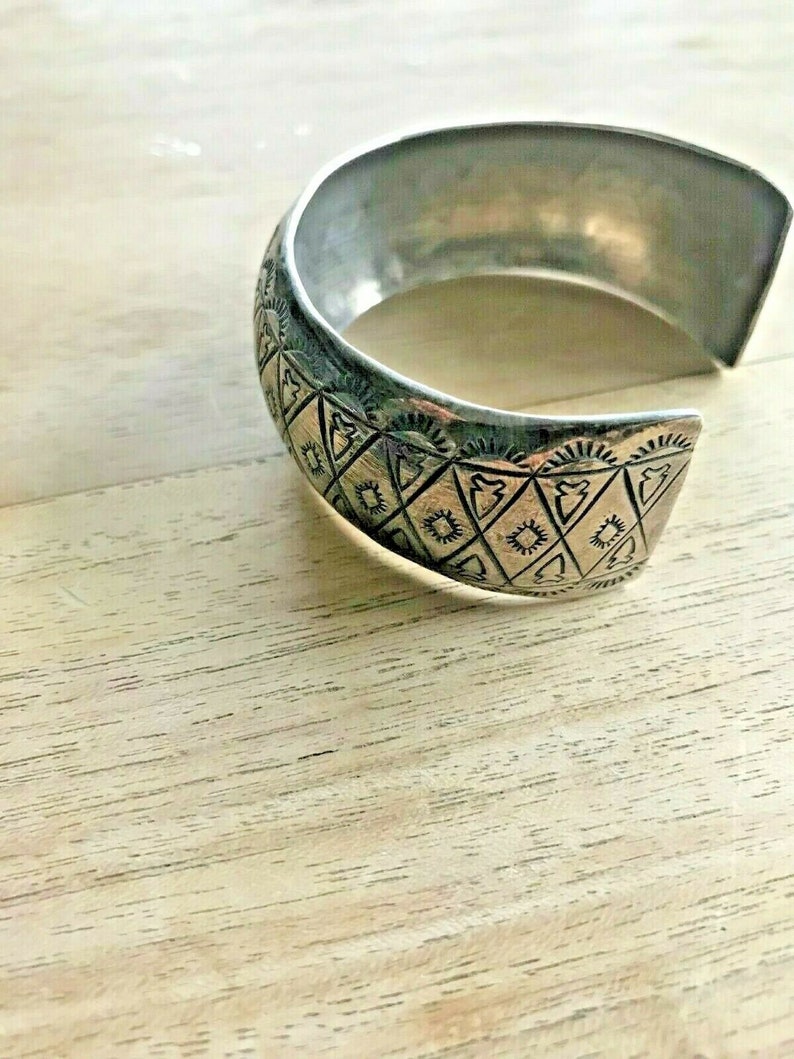 Eva Sando Pueblo Stamped Silver Cuff Bracelet Arrowhead Pattern Indian Jewelry