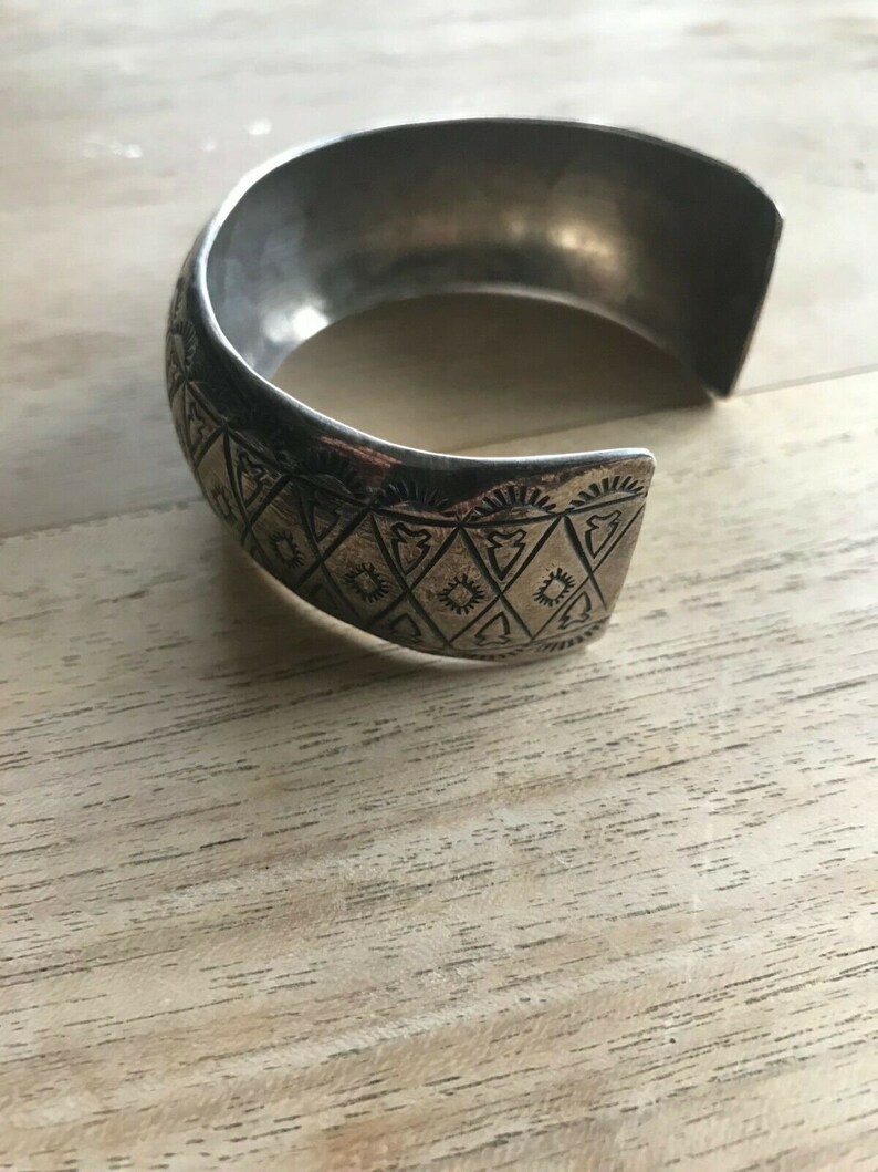 Eva Sando Pueblo Stamped Silver Cuff Bracelet Arrowhead Pattern Indian Jewelry