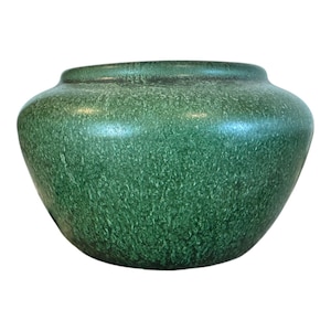 Antique Arts &amp; Crafts Matte Green Hampshire Pottery Vase
