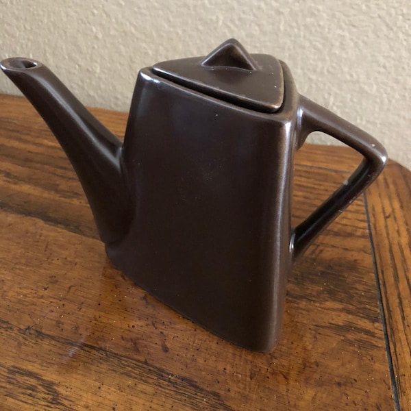 Brown Matted Triangle Tea Pot with Lid by Designpac Inc. 5”