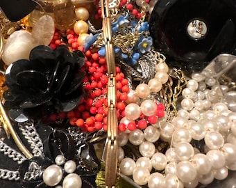 5 LBS of broken Jewelry for repair, findings, crafts, jewelry making, Treasure hunting. No Trash!