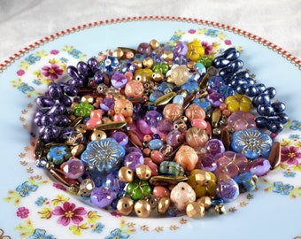 Glass Bead Mix Red Green White Bead Soup Mix Loose Bead Lot Jewelry Making Beads Glass Beads Christmas DIY Jewelry Kit