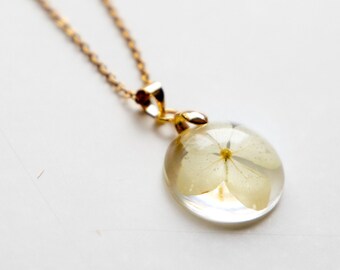 Flower jewelry Terrarium necklace Flower jewellery Flower charm necklace Pressed flower necklace White Hortensia Necklace