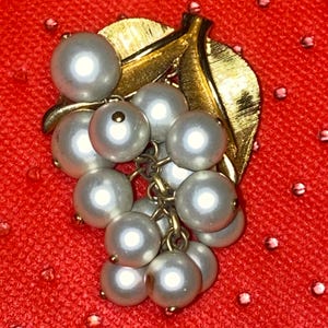 Vintage Signed Park Lane Articulated Faux Pearl Grapes Brooch Pin