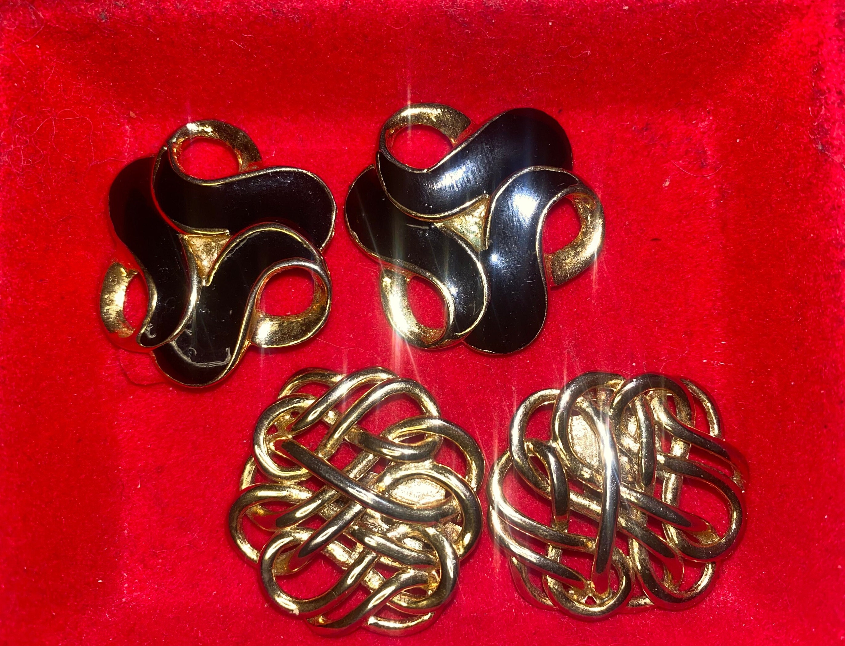 Vintage 1980s Gold Tone Bluette Shoe Clips in a Celtic Knot Design