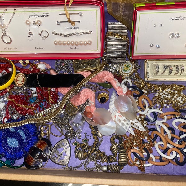 Vintage LARGE Lot Costume Jewelry Crafting or Wear~Bracelets, Necklaces, Pendants & More