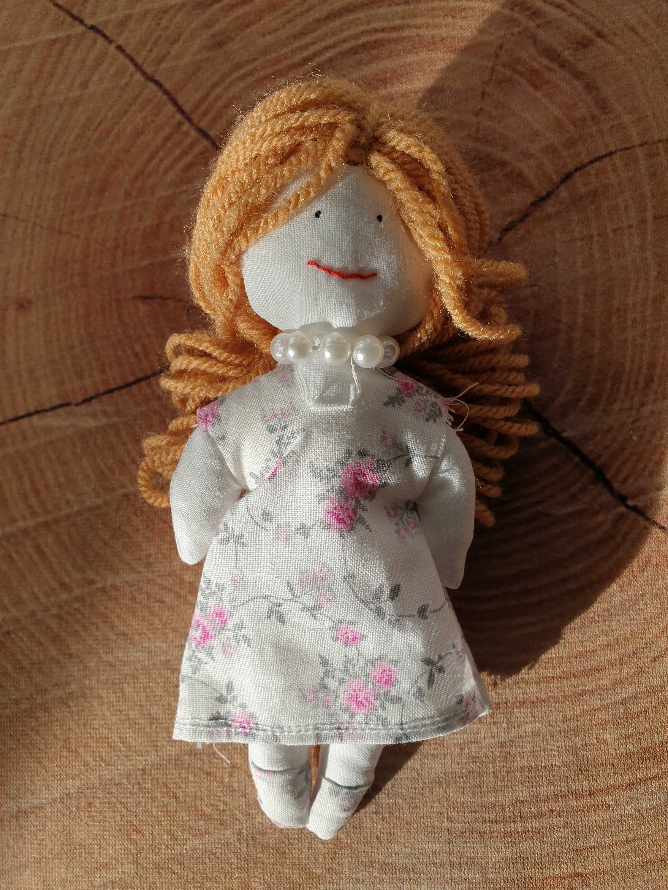 cloth doll house