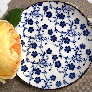 Plato de postre de porcelana - 15,0 cm/5,9 pulgadas - Diseño de flores azules