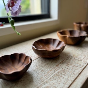 Set of 3 or 4 flower wood bowl set | Wooden Dough Bowl set | Wood Bowl | Acacia bowl | Snack bowl | Gift Set | Candle bowl | Candle Set