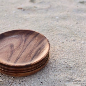 Set of 4 Handmade Acacia Wood round plate |Round plate |Wood plate| Wooden plates | Wooden Serving Set | Home Kitchen Decor Gifts | Gift Set