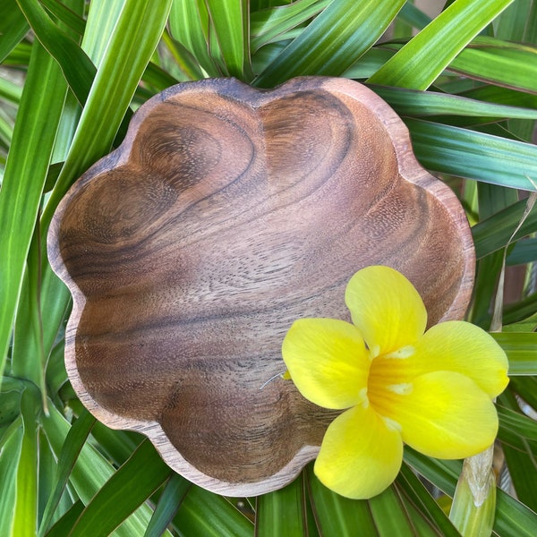 Artisan flower Acacia wood bowl | Wooden Dough Bowl |  Wood Bowl | Flare bowl| Wooden Snack bowl | Kitchen Decor Gifts | Candle bowl
