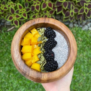 Tazón redondo GRUESO hecho a mano /Recipiente de vela GRUESO/ / Tazones de vela / Tazón de batido / Tazón de madera / Regalos de cocina casera / Tazón de madera / Montessori
