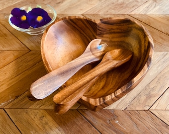 Artisan Heart Acacia Wood Bowl with utensils | Acacia Wood Bowl | Wooden Heart Bowl | Heart design | Handmade bowl | Salad Bowl | Pasta Bowl