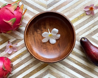 Large Artisan Round Acacia Wood Bowl | Wood Bowl | Wooden bowl | Handmade bowl | Salad Bowl | Pasta Bowl | Dough Bowl | Calabash bowl