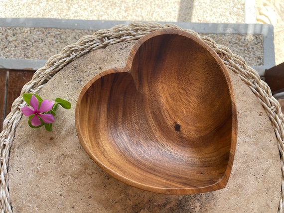 EXTRA LARGE Heart Acacia Wood Bowl| Acacia Bowl| Wooden Heart Bowl | Heart Dough Bowl | Handmade bowl | Salad Bowl | Pasta Bowl | Dough bowl