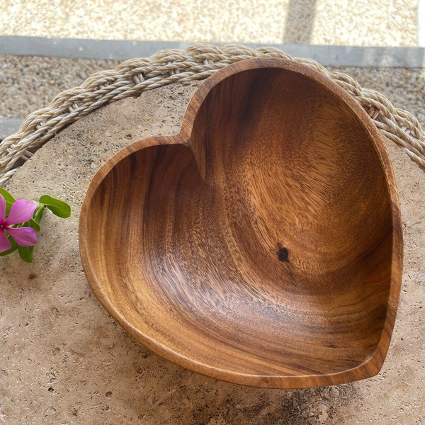 LARGE Heart Acacia Wood Bowl| Acacia Wood Bowl | Wooden Heart Bowl | Heart Dough Bowl | Handmade bowl | Salad Bowl | Pasta Bowl | Dough bowl