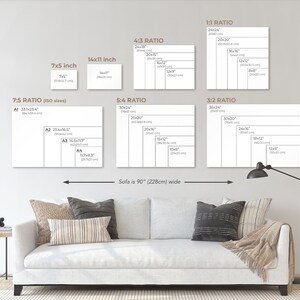 Pode incluir: Um diagrama mostrando diferentes propor&ccedil;&otilde;es de aspecto para impress&otilde;es, com medidas em polegadas e cent&iacute;metros. O diagrama mostra como diferentes tamanhos de impress&otilde;es ficariam em um sof&aacute; de 90 polegadas de largura.
