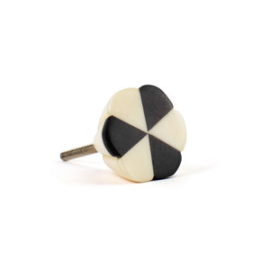 Spinnrad Knopf, weiß und schwarz, Monochromer Knopf, Schrankknopf, Möbelknopf, dekorativer Knopf, Boho-Dekor, rustikales Dekor