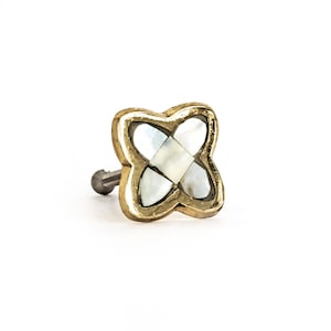 Pearled Clover Knob, Mother of Pearl Knob, Vintage Knob and Pull, Cabinet Knob, Furniture Knob, Decorative Knob, Inlay Knob