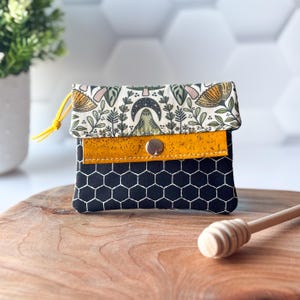 Cartera pequeña para mujer / Honey Bumble Bee