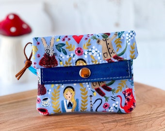 Womens Small Wallet / Wonderland