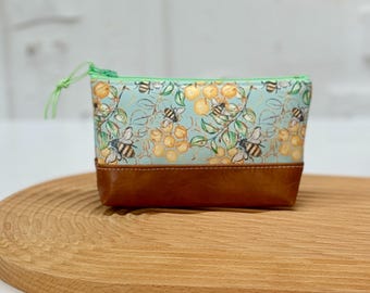 Small Zipper Pouch / Bumble Bee