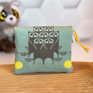 Cartera pequeña para mujer / Mapaches / Fauna moderna de mediados de siglo