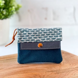 Cartera pequeña para mujer / Azul marino y blanco