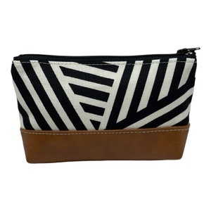 Small Zipper Pouch / Black and White