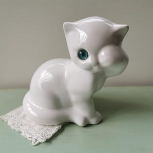 Vintage Elpa Alcobaça ceramic cat