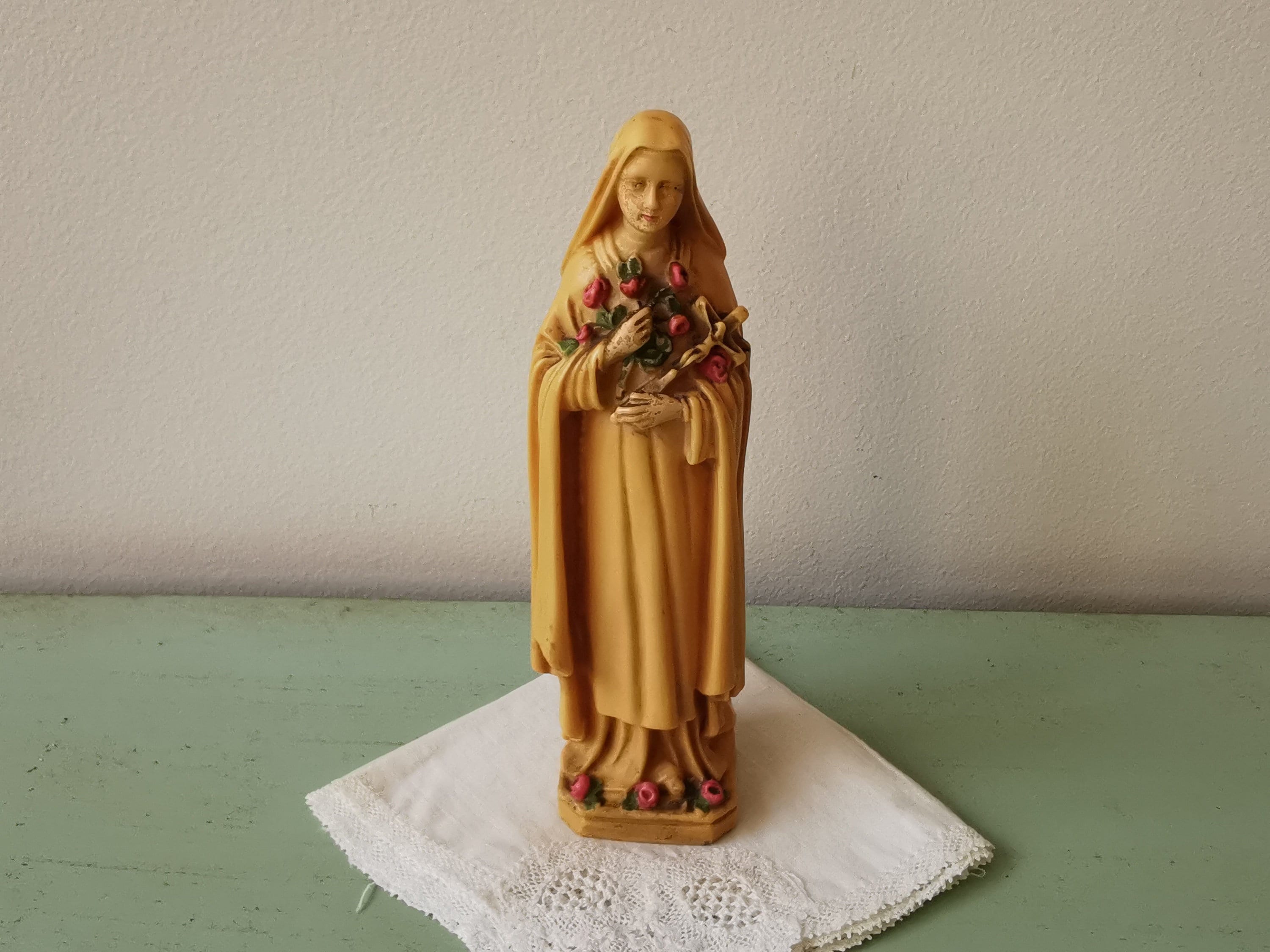 Statuette en Plastique Ste Thérèse de L'enfant Jésus