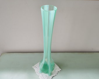 Vase soliflore en verre vert vintage