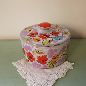 Boîte bonbonnière fleurs colorées céramique de Vallauris