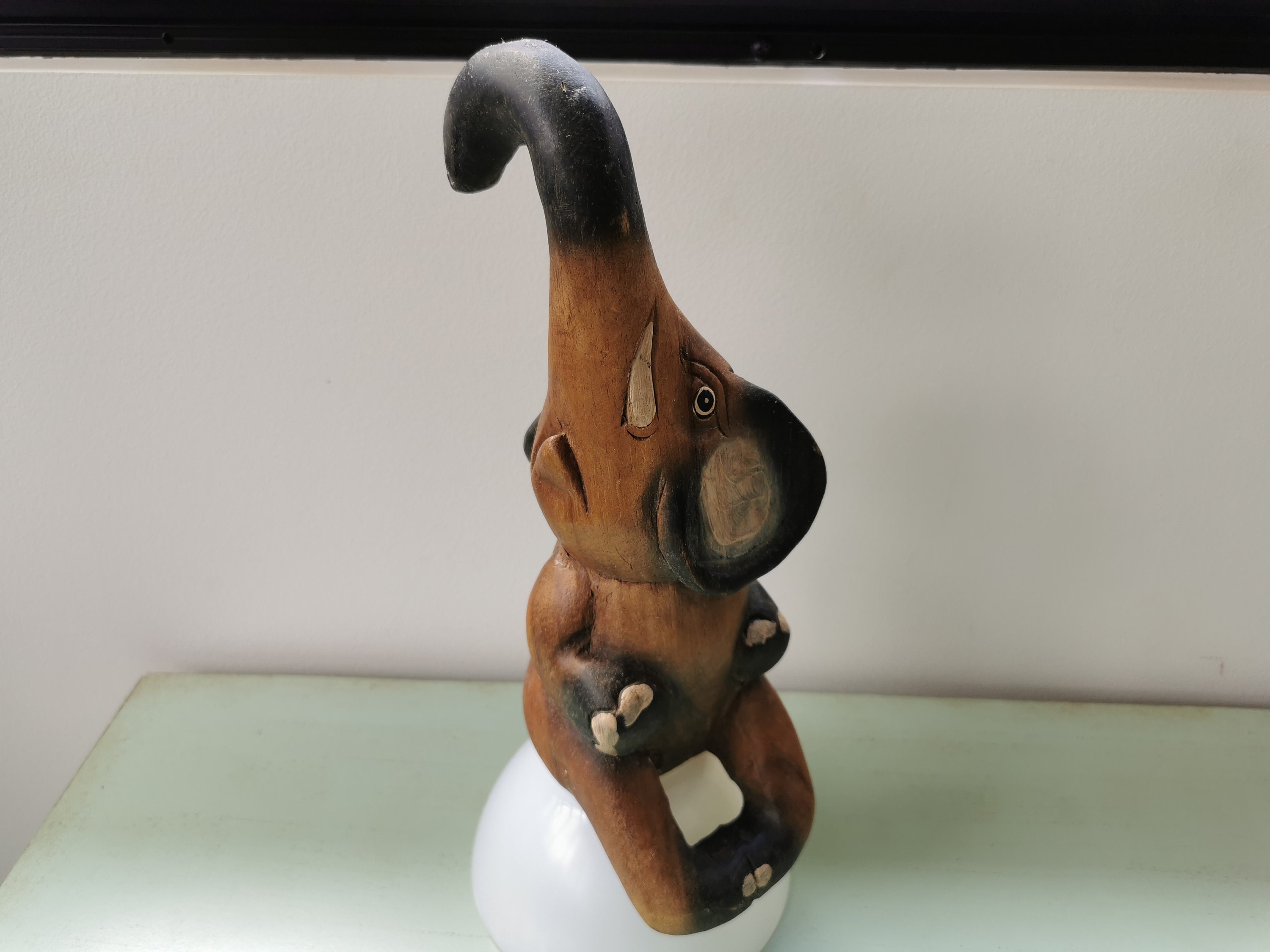 Éléphant en Bois Sculpté Vintage