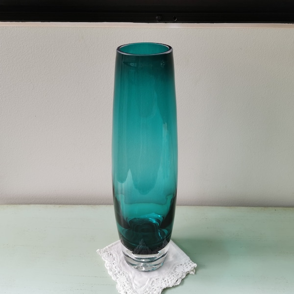 Vase en verre bleu-vert design scandinave vintage