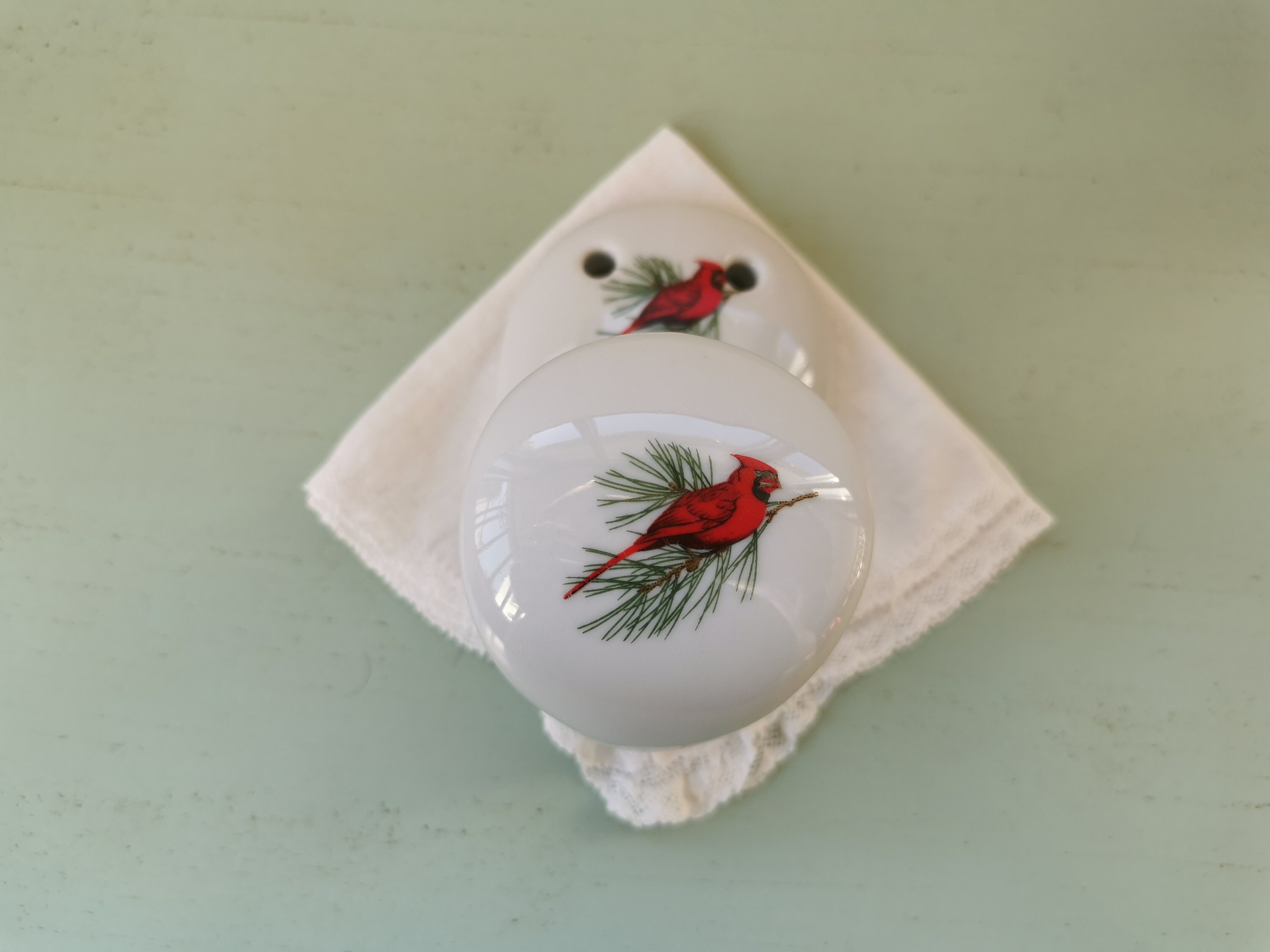 Patère Porcelaine de Paris Oiseau Rouge Vintage