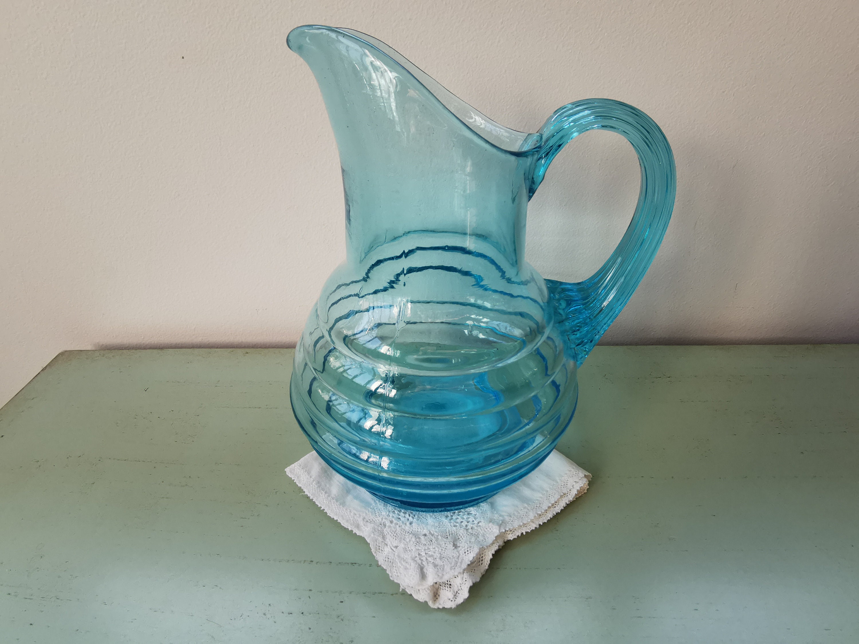 Petit Pichet en Verre Moulé Bleu Turquoise Vintage