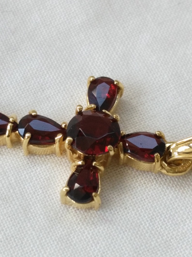 750 vintage garnet cross pendant