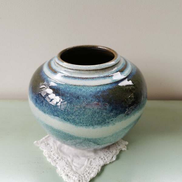 Vase boule en grès émaillé bleu vintage