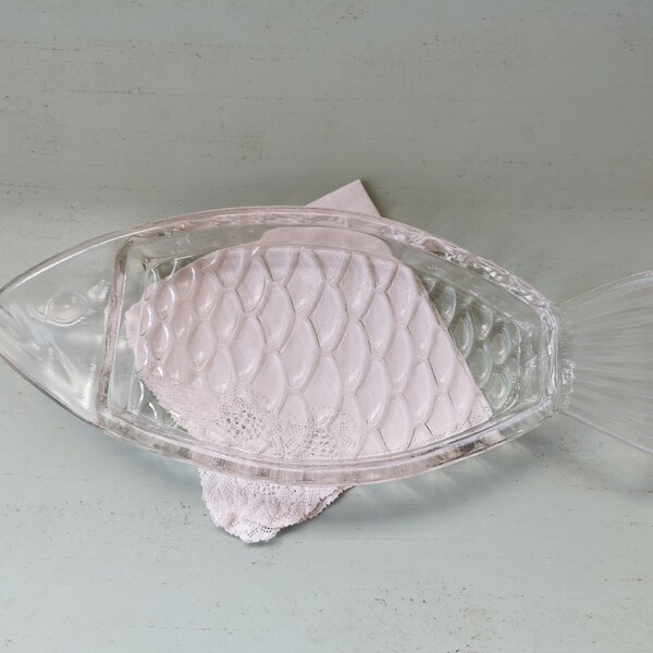 Small fish dish in transparent molded glass